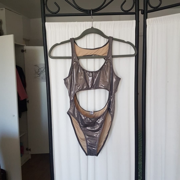 Los Angeles apparel cutout swimsuit - Picture 5 of 6